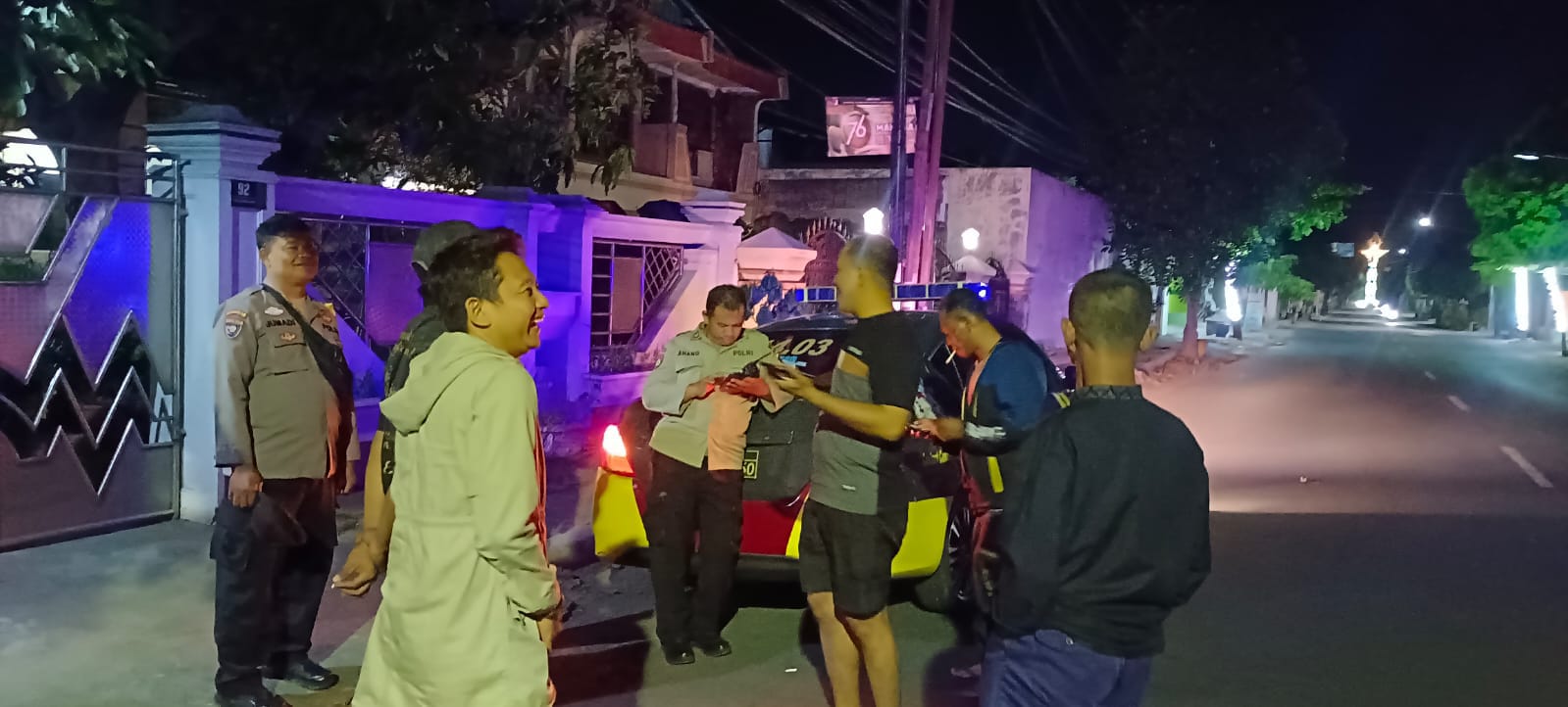Patroli Malam Polsek Nganjuk Kota Berikan Imbauan Kamtibmas, Ajak Warga Waspada Aksi Kriminalitas