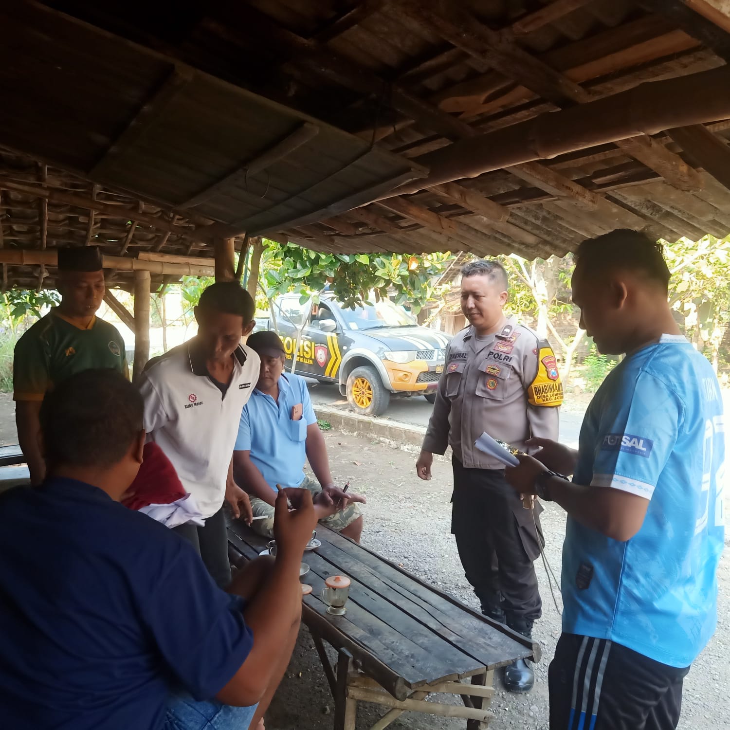 Ka Spkt Bersama Bhabinkamtibmas Desa Jatikalen Polsek Jatikalen Patroli Dialogis dan Sambang di Desa Binaan, Ini tujuannya