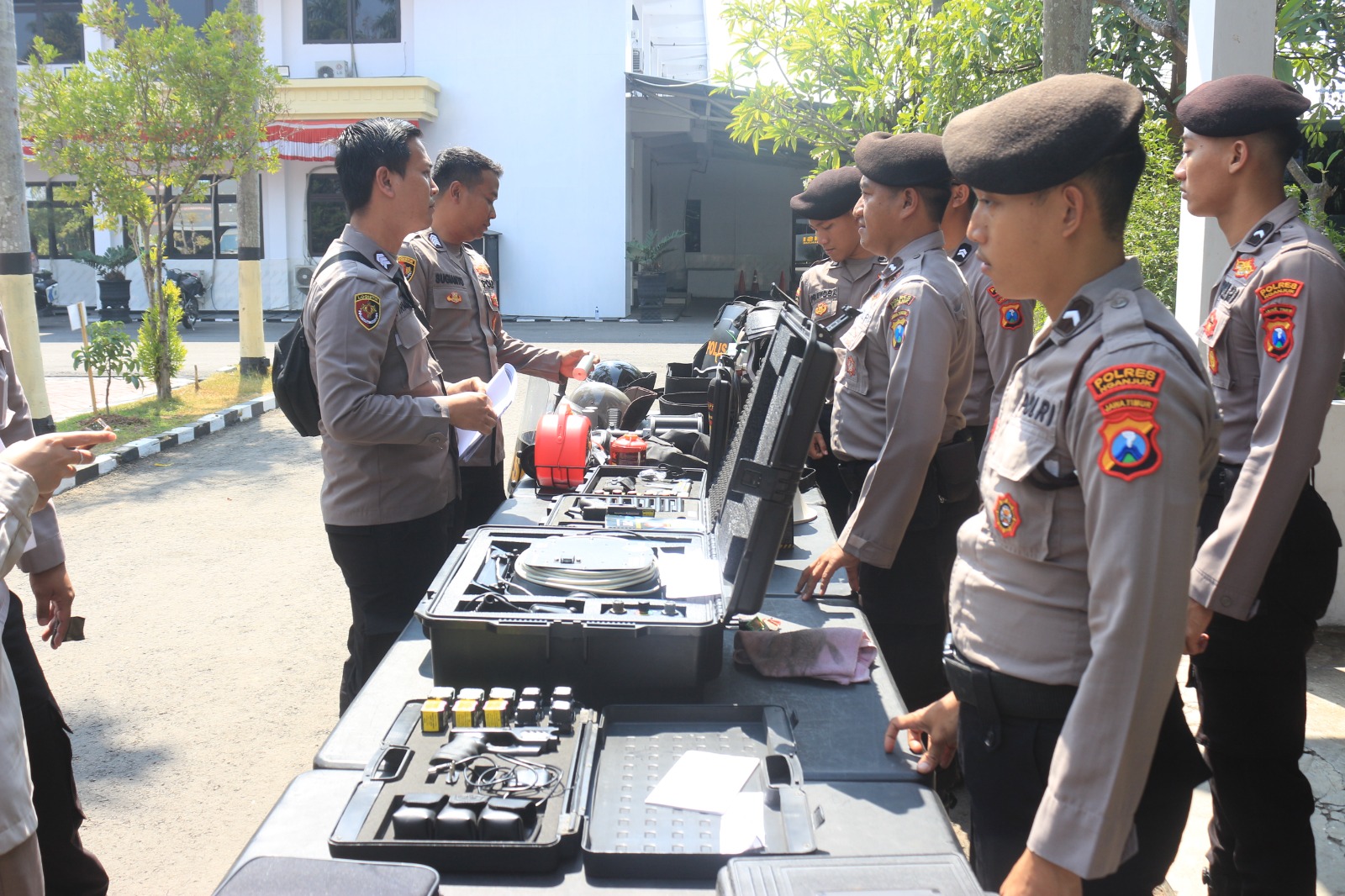 Kendaraan Khusus Polres Nganjuk Diperiksa, Pastikan Siap Dukung Tugas Kepolisian di Lapangan