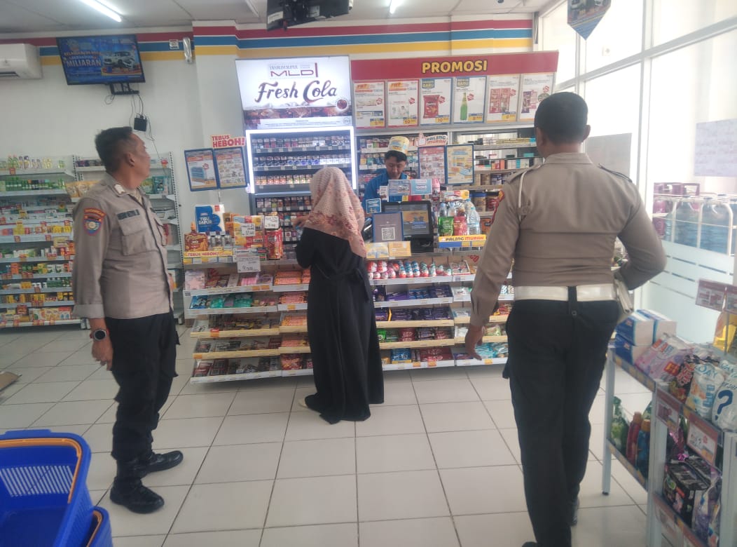 Polsek Kertosono Gelar Patroli Pertokoan untuk Cegah Curanmor di Toko Swalayan