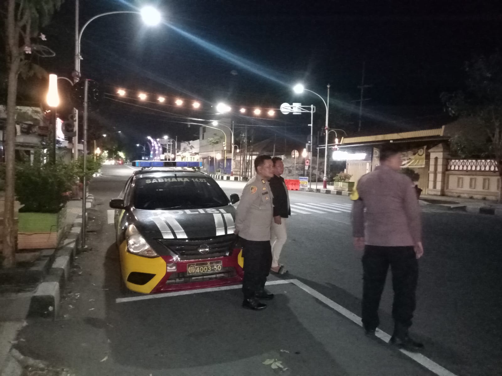 Cegah Gangguan Kamtibmas, Aksi Balap Liar dan Gesekan Antar Pemuda, Polsek Nganjuk Kota Gelar Patroli Blue Light