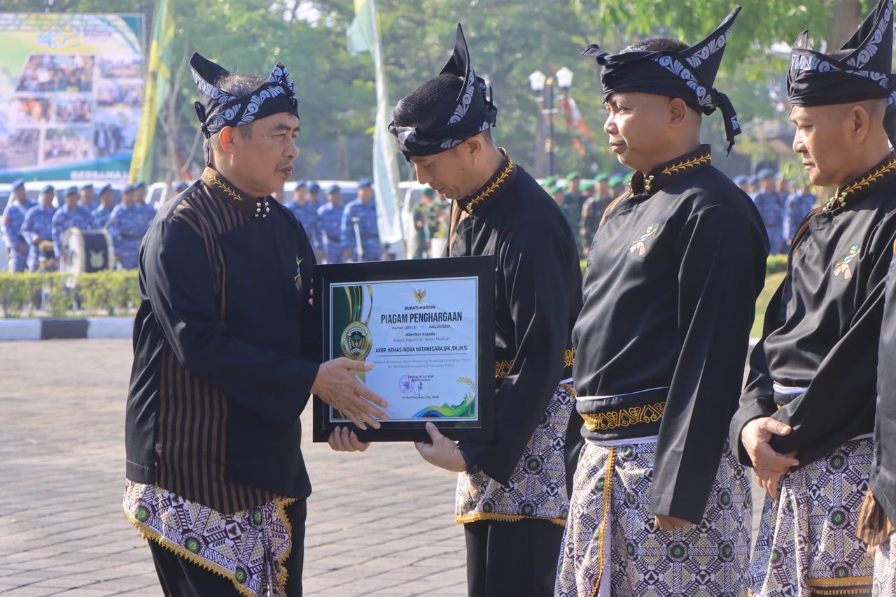 Dinilai Berdedikasi Jaga Kondusivitas, Polres Madiun Raih Penghargaan dari Bupati