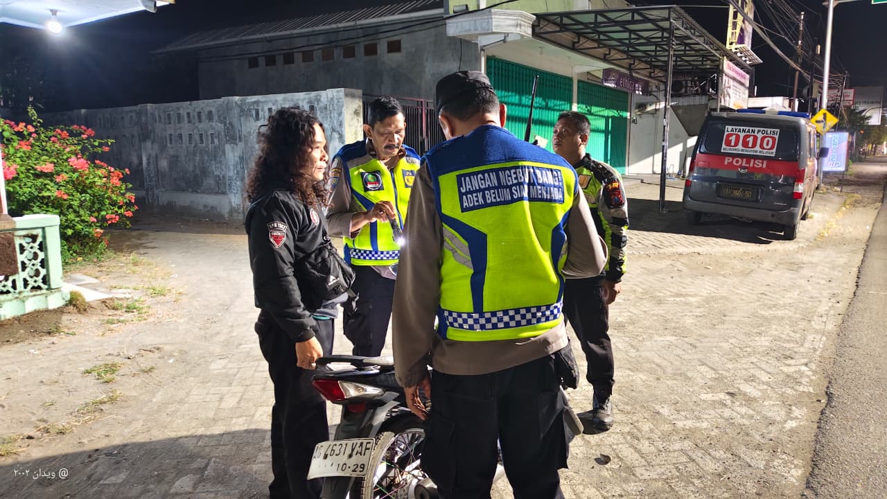 Beri Rasa Aman dan Nyaman Bagi Masyarakat yang Beraktivitas di Malam Hari, Polsek Warujayeng Gelar Razia SREG