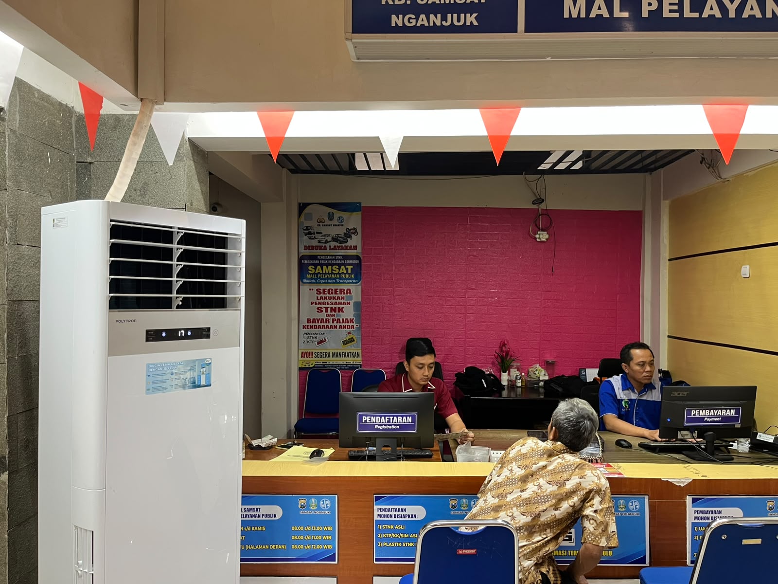 Permudah Wajib Pajak, Satlantas Polres Nganjuk Buka Gerai Samsat di Mal Pelayanan Publik