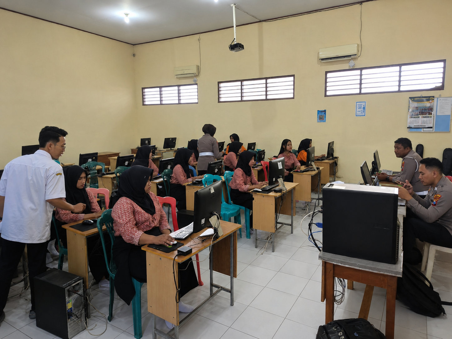 “AI Makin Canggih, Remaja Jangan Cuma Jadi Penonton!”
