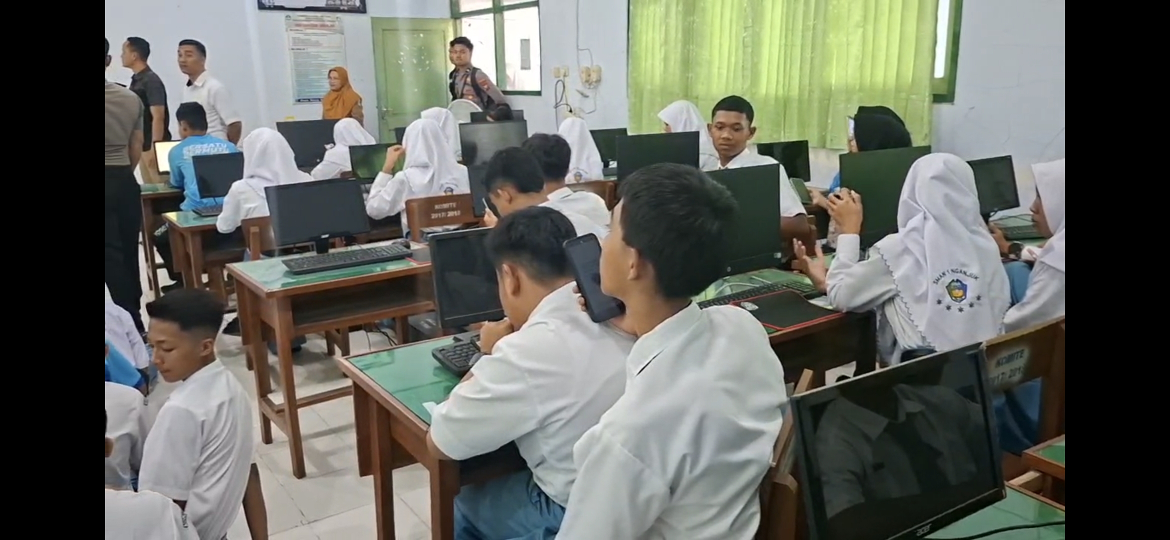 Hari Kedua Edukasi Paham AI, Siswa SMAN 1 Nganjuk Makin Akrab dan Melek Teknologi