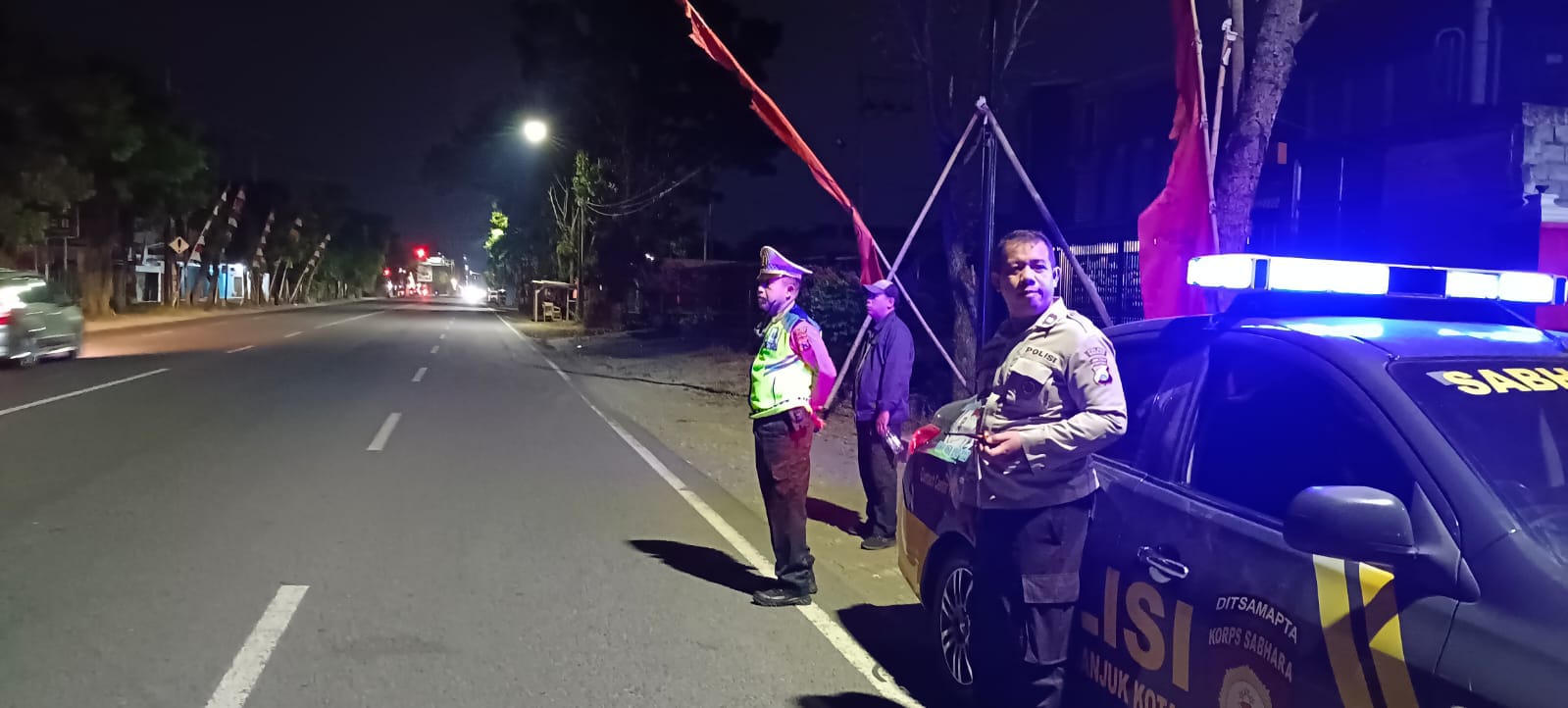 Malam Minggu Tetap Aman, Polsek Nganjuk Kota Perkuat Patroli Blue Light di Titik Rawan