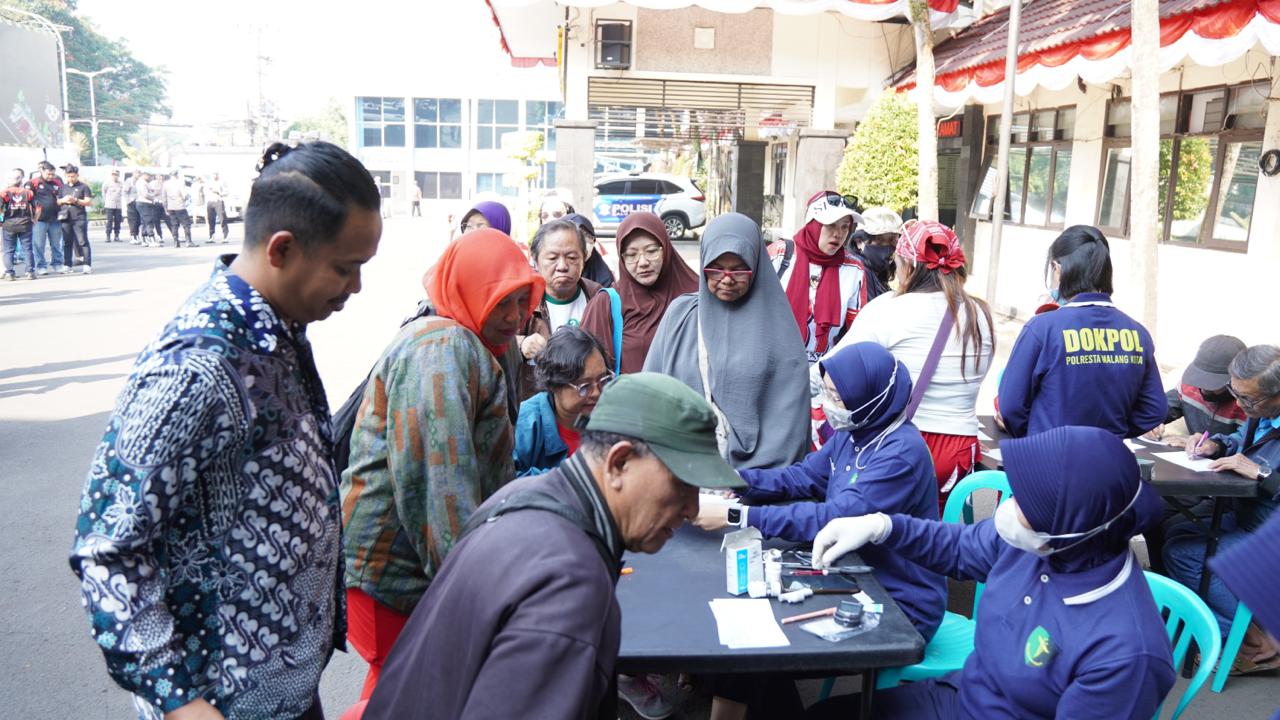 Polresta Malang Kota Gelar Bakkes Ajak Warga Makan Bersama dan Periksa Kesehatan Gratis