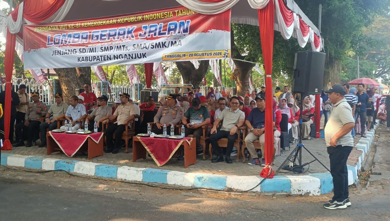 Kapolsek Nganjuk Kota Hadiri Apel dan Pengamanan Pemberangkatan Lomba Gerak Jalan Tingkat SD/MI