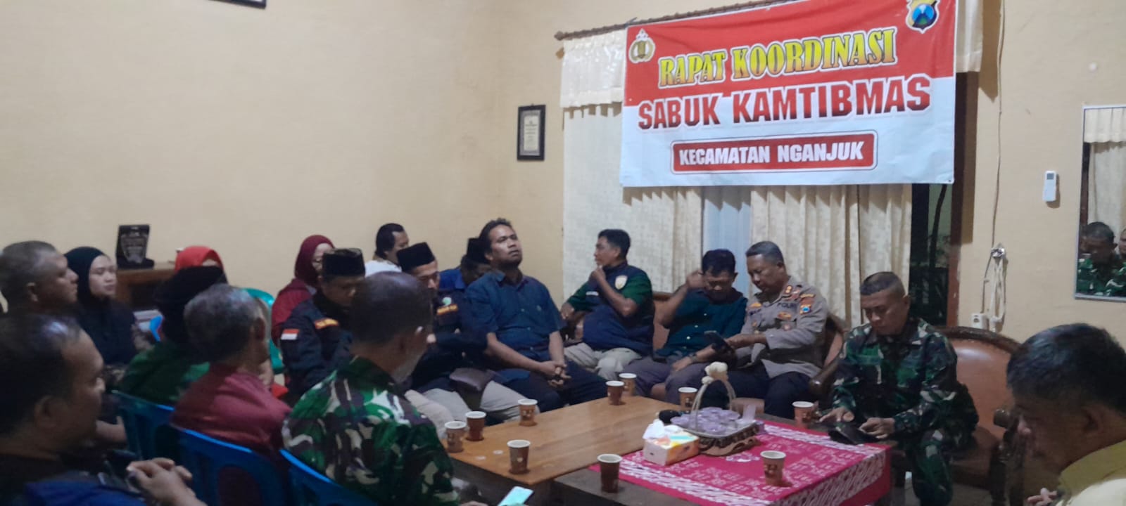 Polsek Nganjuk Kota Gelar Ngopi Bareng dan Rakor Bersama Sabuk Kamtibmas, Perkuat Sinergi Jaga Kamtibmas