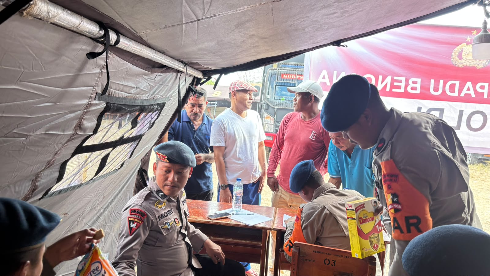 Hari Ke-4 Pascagempa, Polri Terus Bergerak: Brimob dan Bantuan Logistik Konsisten Dikirim ke NTT