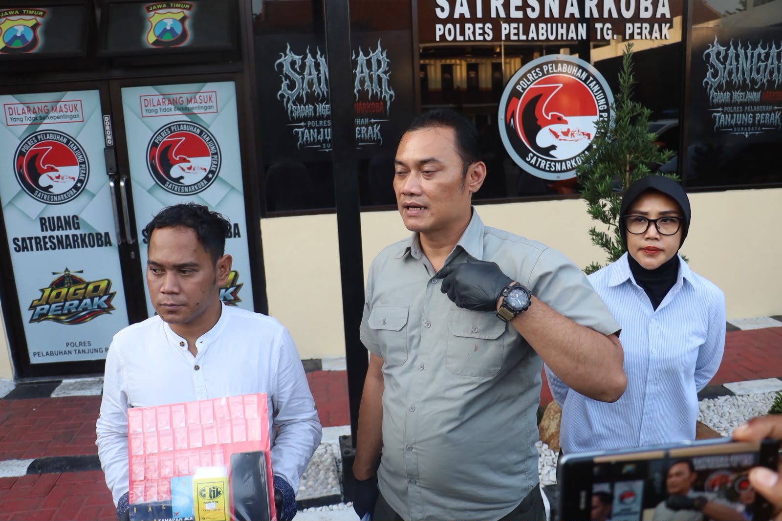 Polres Pelabuhan Tanjung Perak Amankan Residivis Pengedar Narkoba Sita 89,81 Gram Sabu