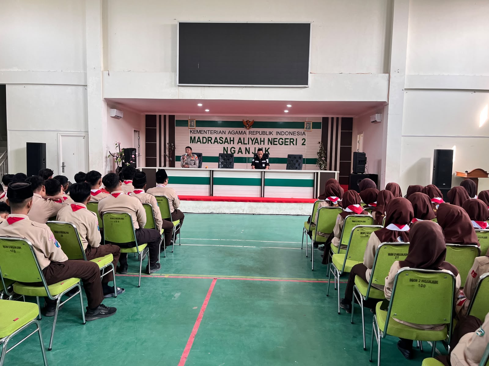 Hari Kedua TOT Paham AI, Tim Trainer Polres Nganjuk Bikin Siswa MAN 2 Makin Melek Teknologi