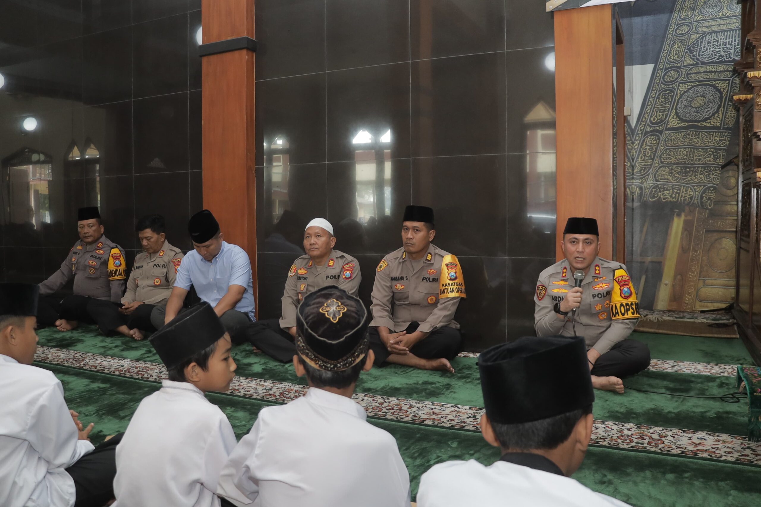 Sentuhan Humanis Polres Blitar di Hari Maulid Nabi: Gelar Pengajian hingga Santuni Anak Yatim