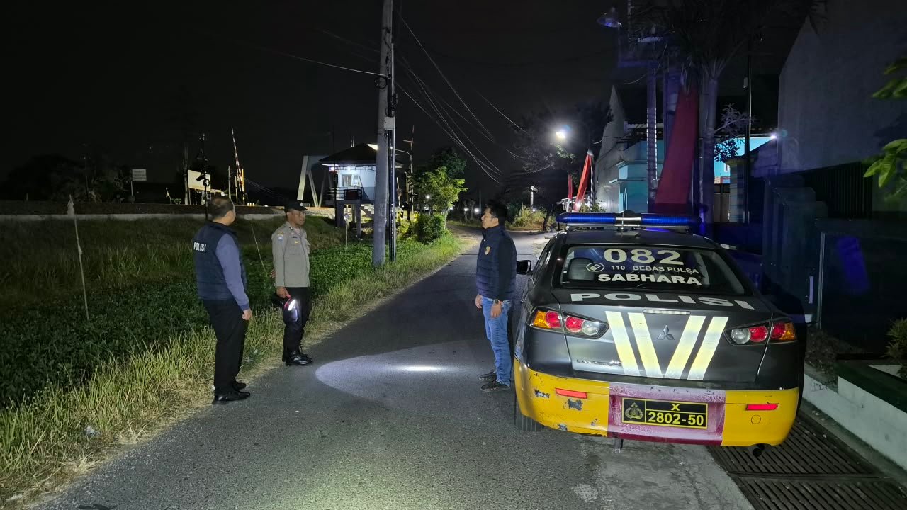 Patroli Pemukiman Cegah Tindak Kejahatan Saat Dini Hari