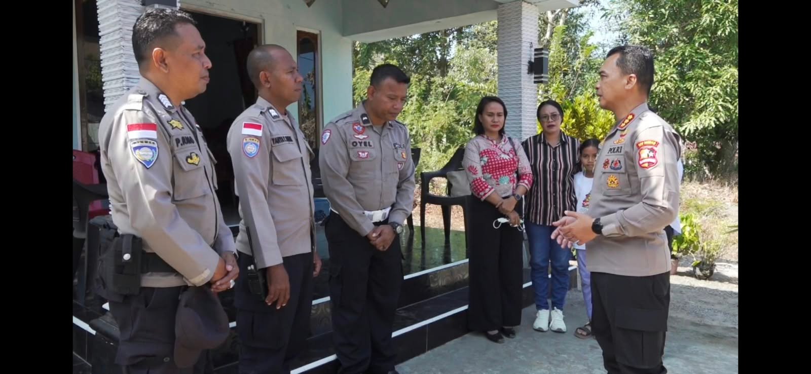 Di Tengah Duka Gempa, Kasatgas Humas Polri Beri Penguatan untuk Personel dan Warga Ende