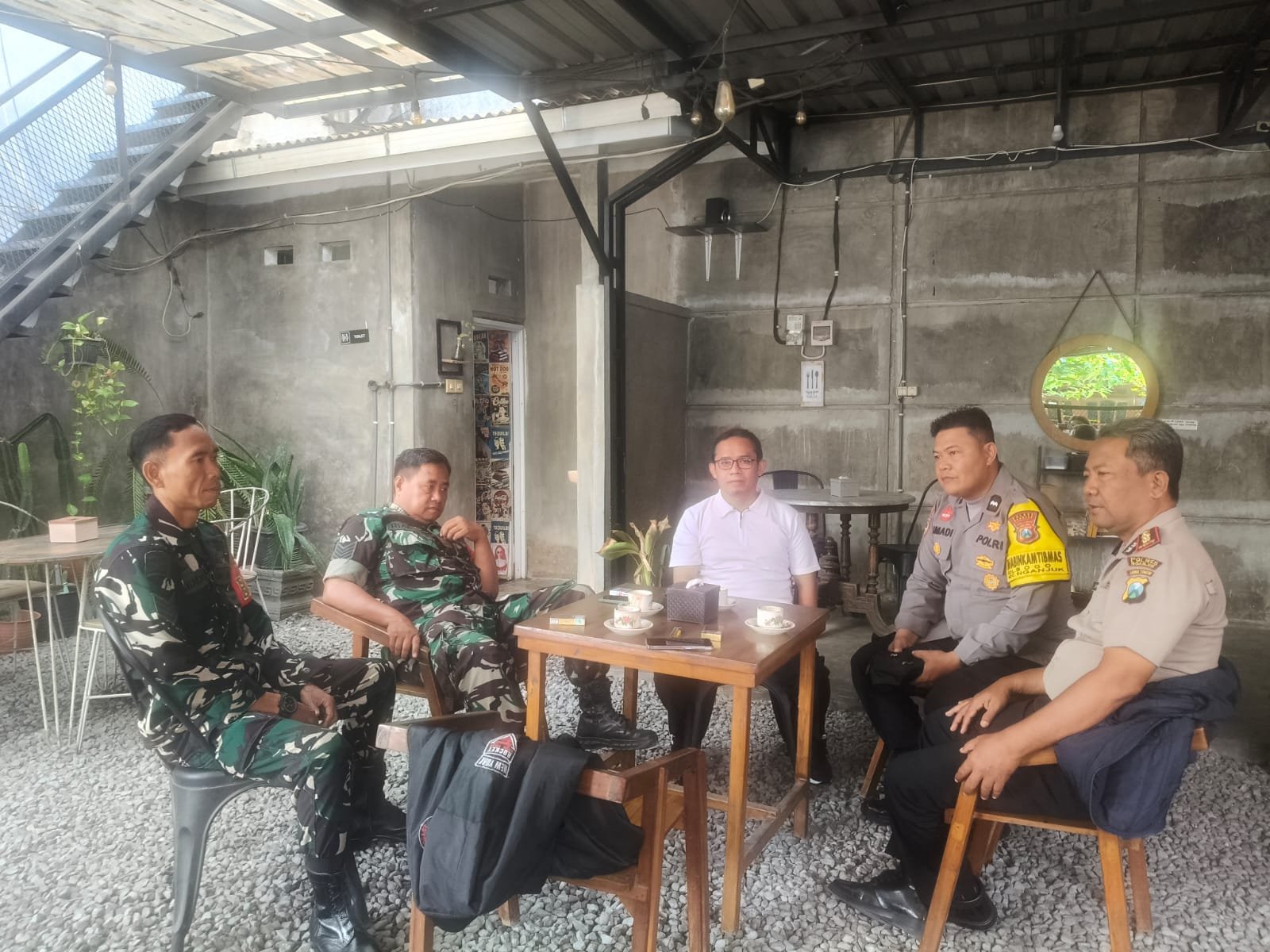 Kapolsek Nganjuk Kota Gelar Sambang Kamtibmas, Perkuat Komunikasi dengan Tokoh Masyarakat Kelurahan Bogo