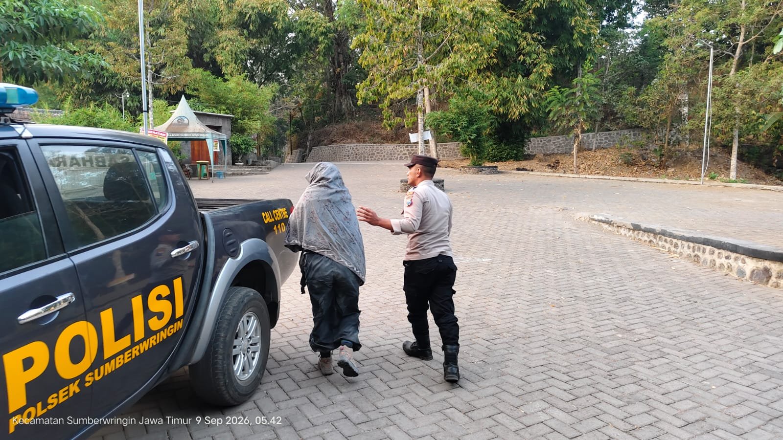 Respons Cepat Call Center 110, Polres Bondowoso Selamatkan 3 Pendaki di Gunung Raung