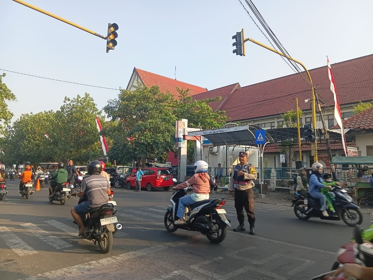 Penampilan Pagi Polsek Nganjuk Kota, Wujud Kehadiran Polisi Pastikan Kamseltibcarlantas Kondusif