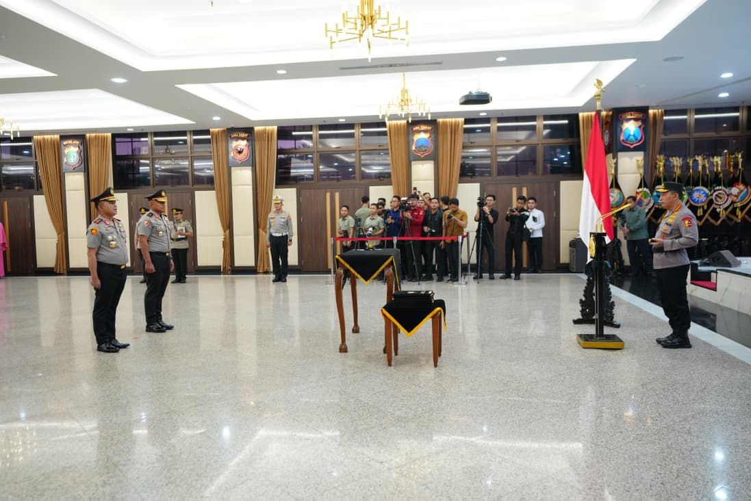 Kapolri Pimpin Upacara Serah Terima Jabatan Sejumlah Pejabat Polri