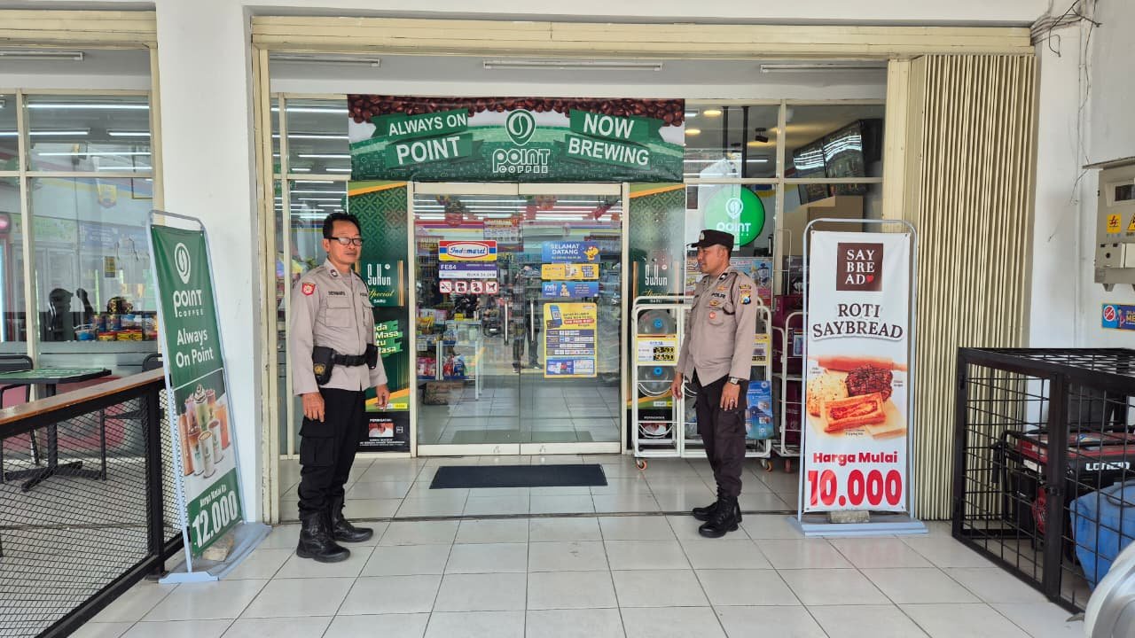 Polsek Kertosono Gelar Patroli Pertokoan untuk Cegah Curanmor di Toko Swalayan