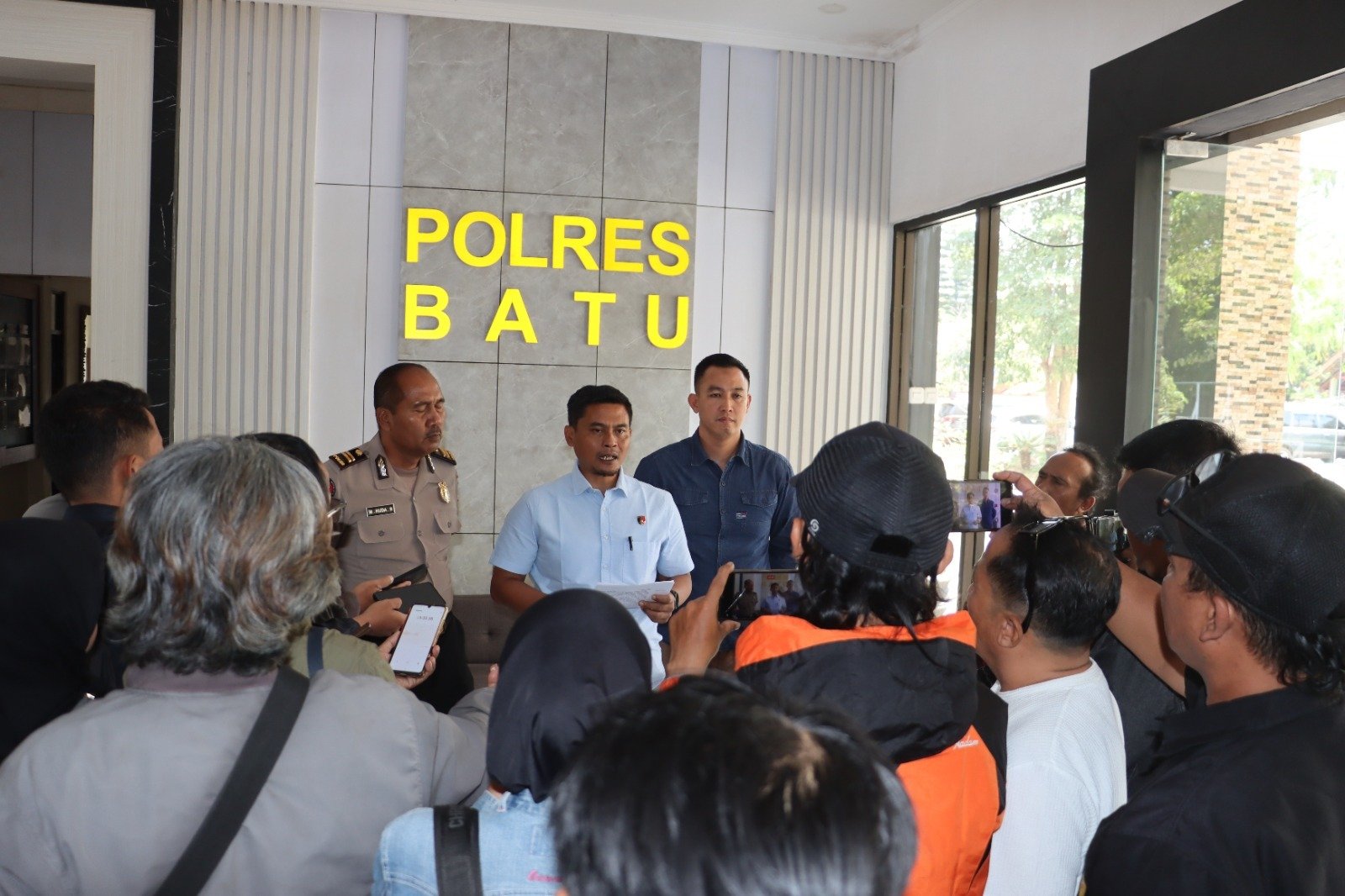 Polres Batu Amankan Wanita Tersangka Pembobol Rumah Kosong Antar Wilayah