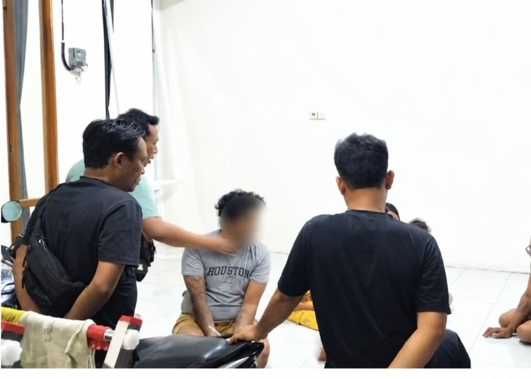 Mengaku Petugas Bagi Bantuan, Pria Ini Bawa Kabur Kalung Emas Nenek di Pace
