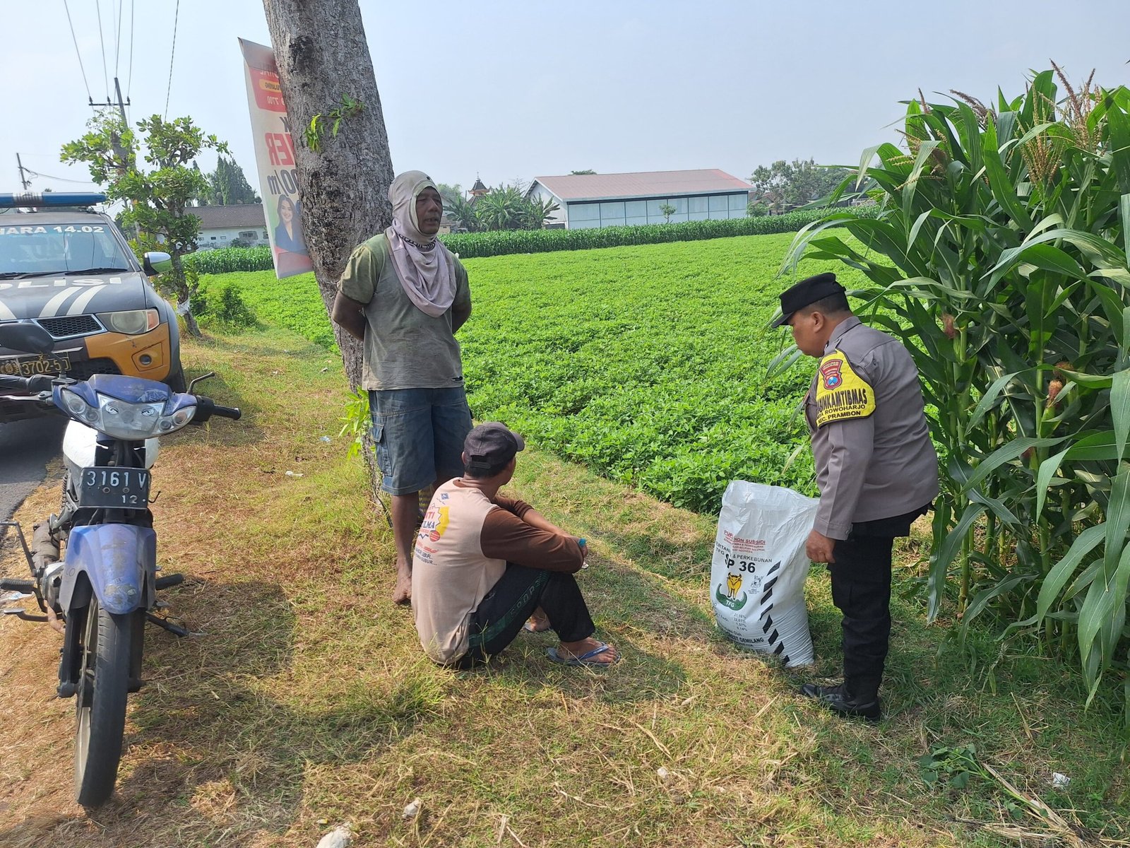Bhabinkamtibmas Rowoharjo Kawal Ketahanan Pangan melalui Sambang Petani