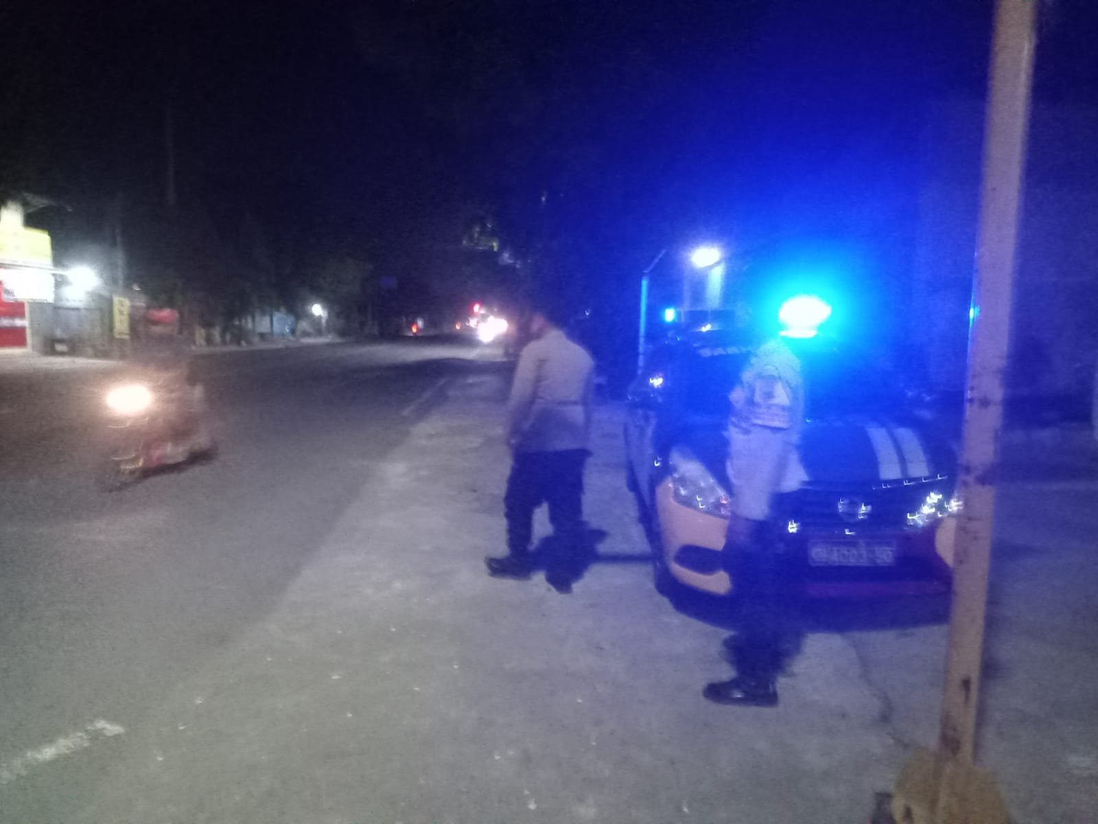 Hadir di Tengah Masyarakat, Polsek Nganjuk Kota Gelar Blue Light Patrol hingga Dini Hari