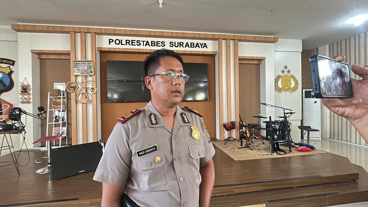 Polrestabes Surabaya Ungkap Komplotan Penukar Kartu ATM Lintas Daerah, Amankan 9 Tersangka