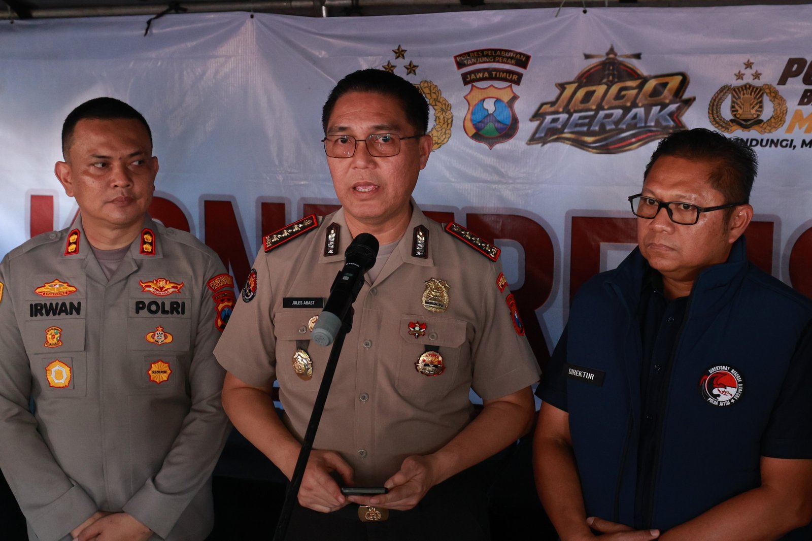 Polda Jatim dan Tim Gabungan Lakukan Penindakan dan Penegakan Hukum Narkoba di Jalan Kunti Surabaya