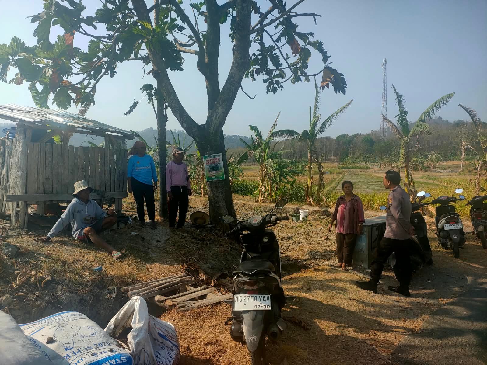 Menjaga Lahan, Merawat Kamtibmas: Peran Aktif Polsek Ngluyu dalam Ketahanan Pangan