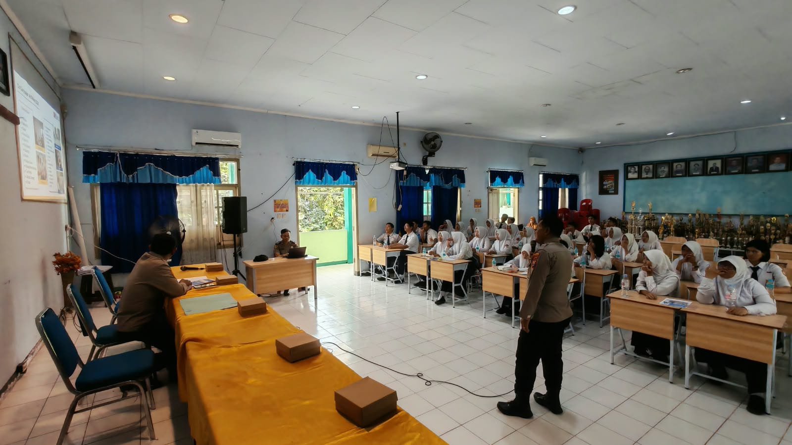 Polsek Nganjuk Kota Sosialisasikan Sistem Penerimaan Murid Baru SMA Kemala Taruna Bhayangkara