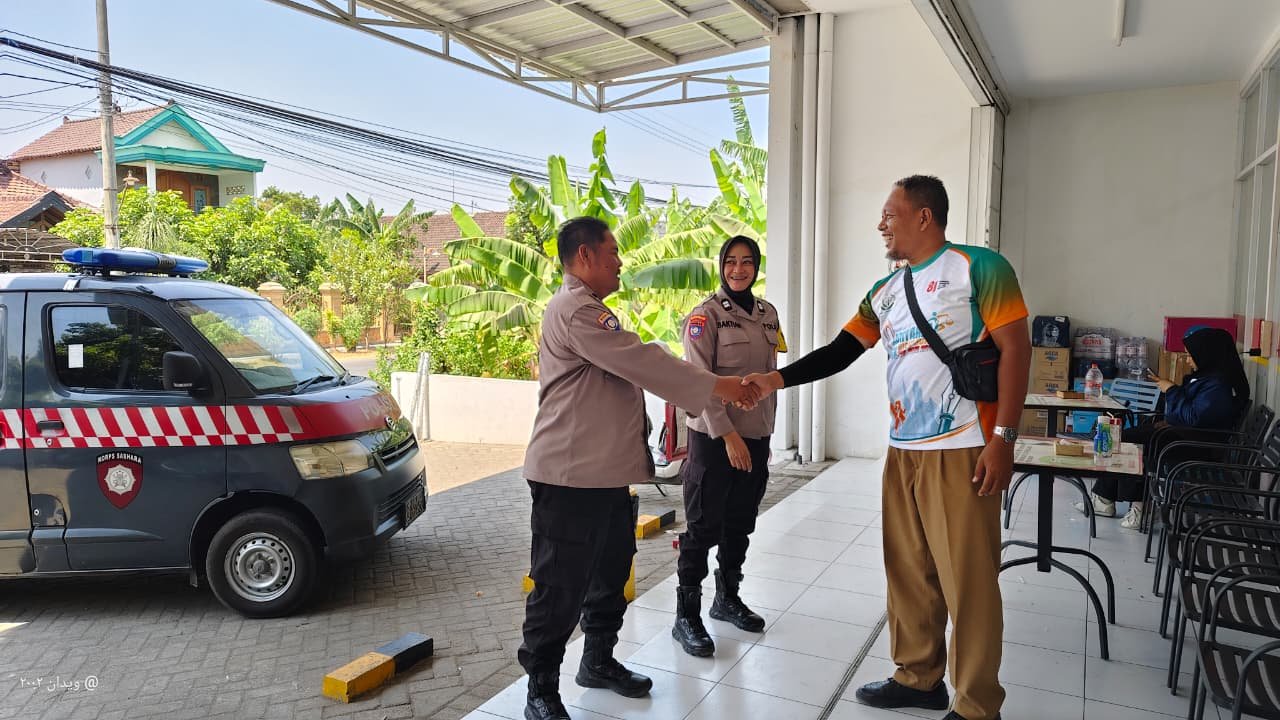 Patroli Dialogis Polsek Warujayeng Sasar Alfamart, Jaga Kamtibmas di Tanjunganom