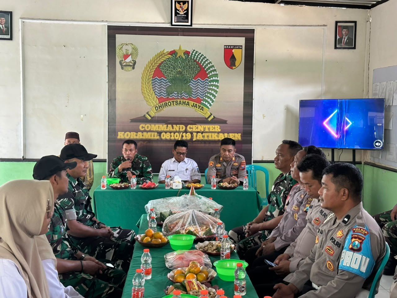Rayakan HUT TNI Ke 81 Kapolsek dan Forkopimcam Jatikalen Sambangi Koramil 0810/19 Jatikalen