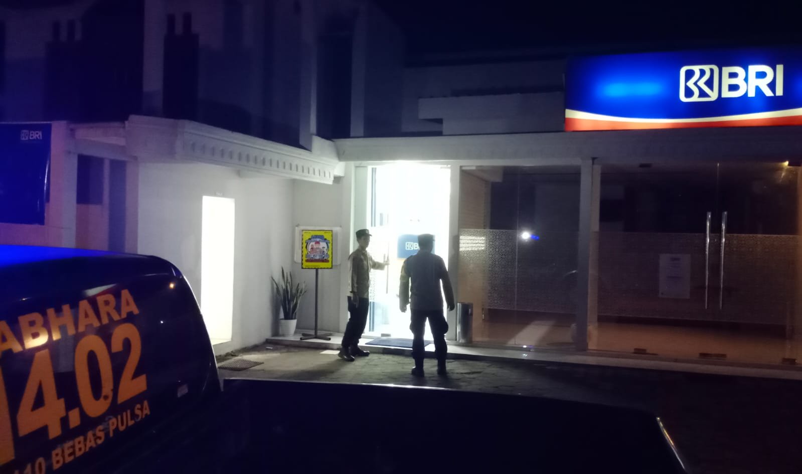 Polsek Jatikalen Patroli Perbankan BRI unit Jatikalen untuk Cegah Tindak Kejahatan di ATM
