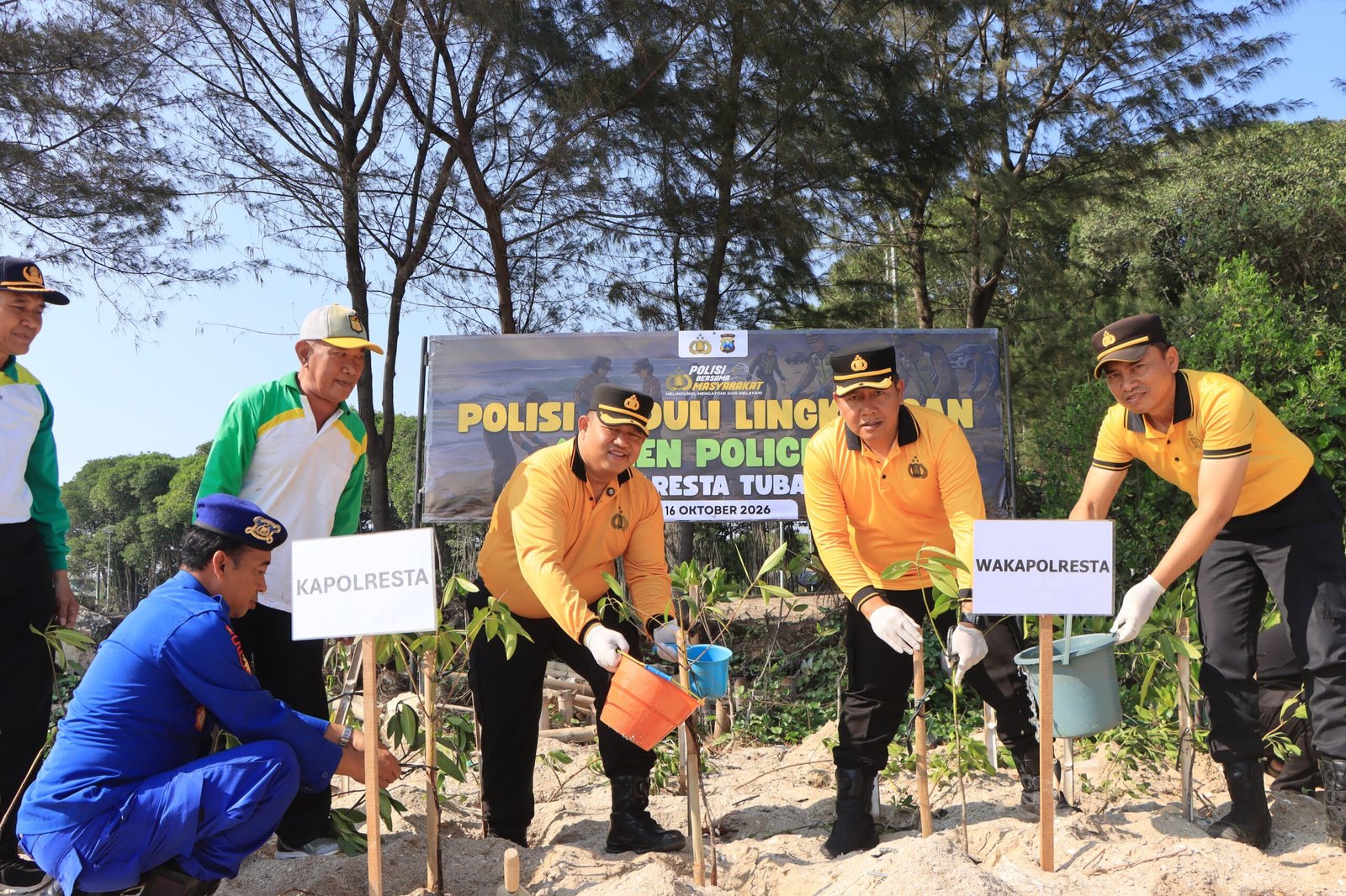Aksi ‘Jogo Omah’, Polresta Tuban Gelar Green Policing di Pantai Jenu bersama Masyarakat