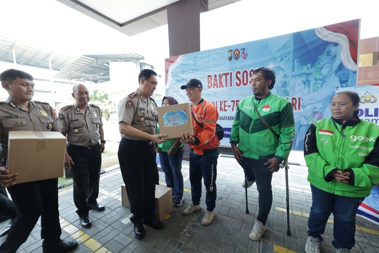 Hari Jadi ke-75 Humas Polri: Polda Jatim Gelar Baksos, Rangkul Ojol Jaga Kamtibmas dan Ruang Digital