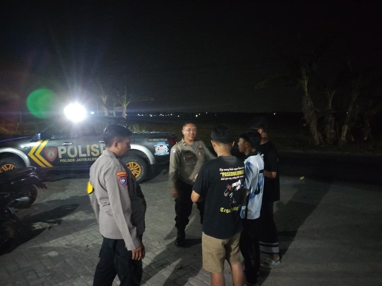 Polsek Jatikalen Lakukan Patroli Dialogis untuk Mendekatkan diri dengan Masyarakat