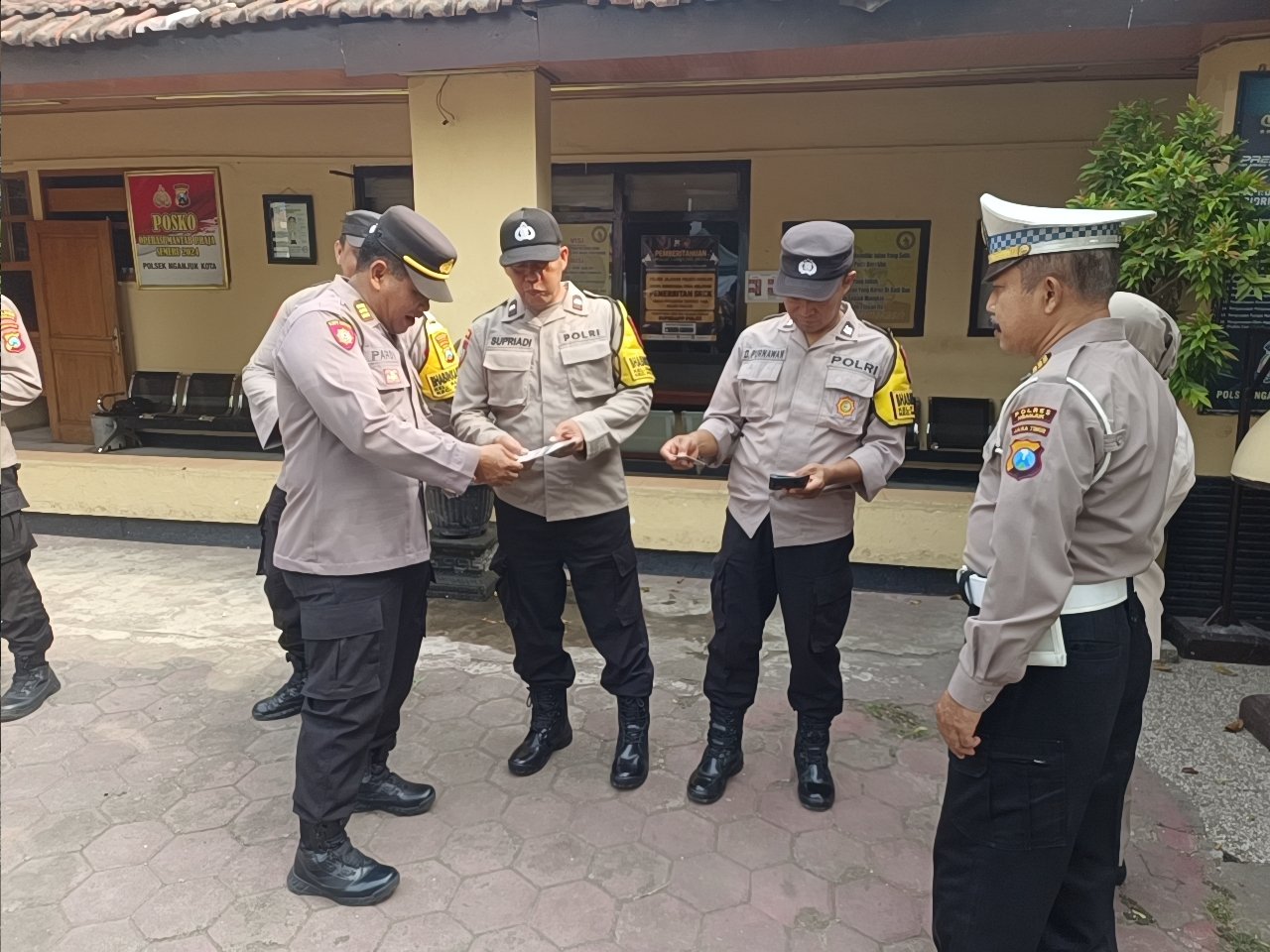 Dukung Ops Patuh Semeru 2026, Polsek Nganjuk Kota Cek Kelengkapan Administrasi Anggota