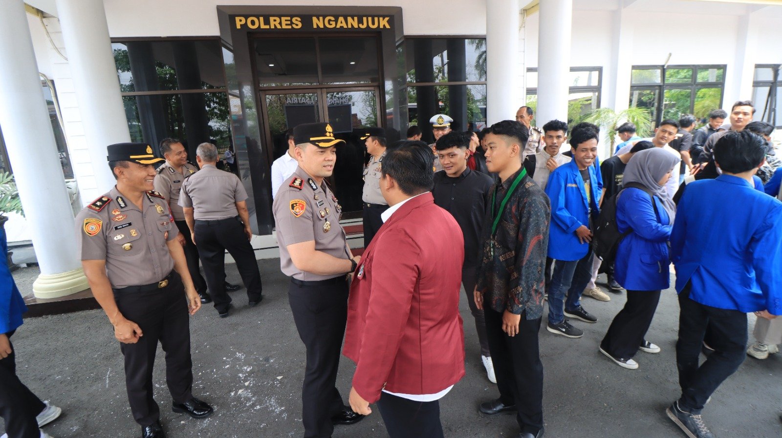 Peringati Hari Sumpah Pemuda 2026, 150 Mahasiswa Nganjuk Ikuti Apel Kebangsaan di Polda Jatim