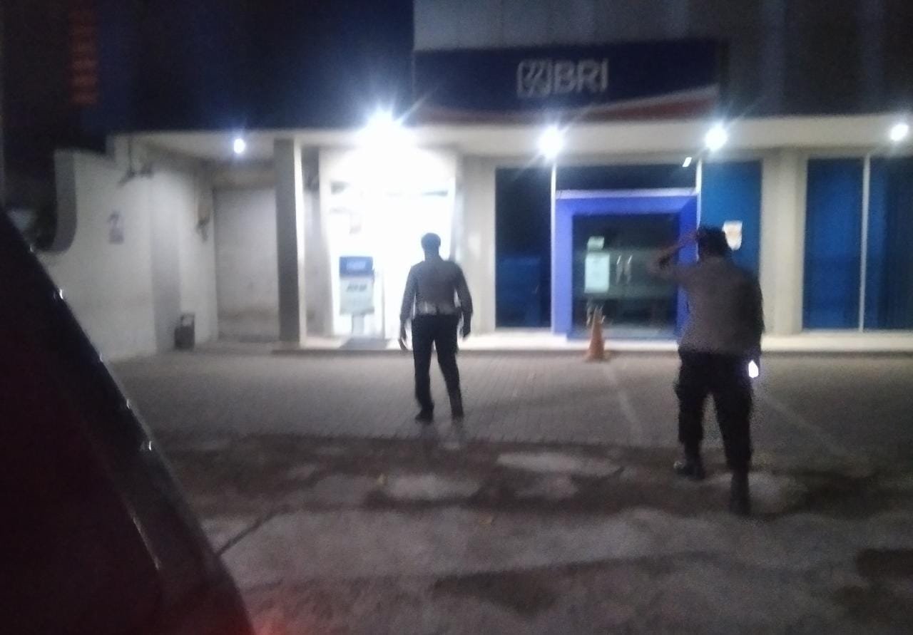 Cegah Tindak Kejahatan di ATM, Polsek Kertosono Intensifkan Patroli Perbankan Saat Dini Hari