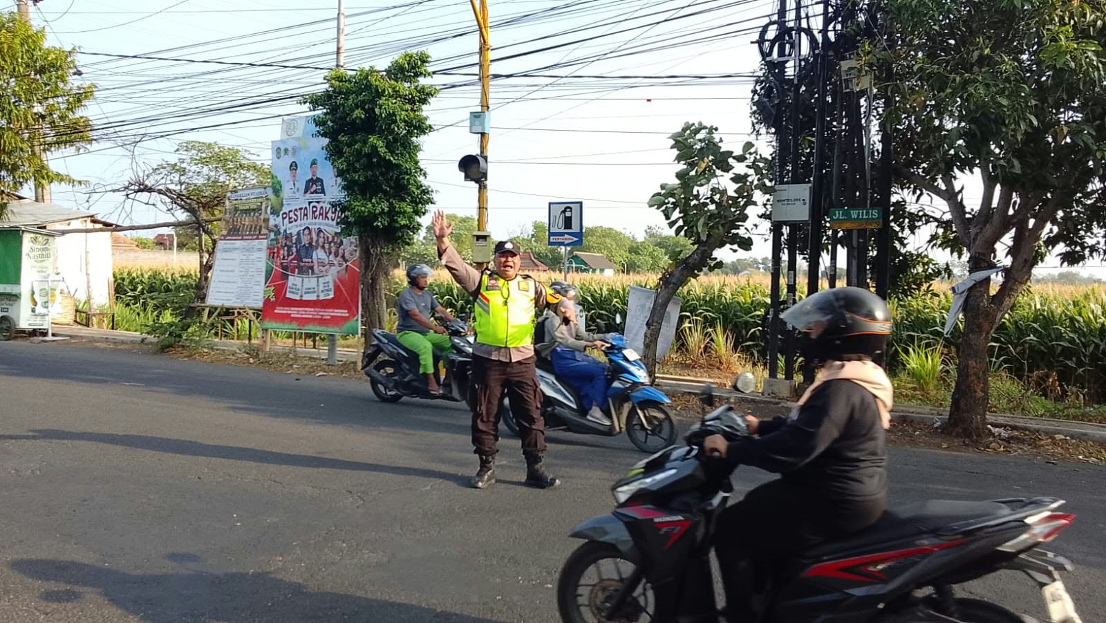 Wujudkan Kamseltibcarlantas, Polsek Nganjuk Kota Hadir Berikan Pelayanan Pagi kepada Masyarakat